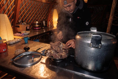 Inner Mongolia: Winter Horseback Nomadic Journey in Zhenglan Banner